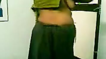 Mature Bhabhi Changing Bra - Movies.