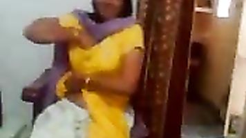 Najmi Aunty Boob Show - Movies.