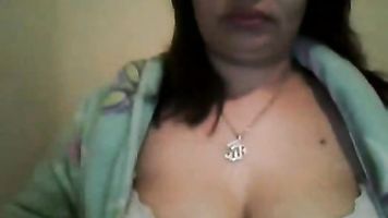 Punjabi bhabhi shubhneed kaur from Chandigarh getting naked and getting tits massages on webcam.