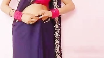 Learn How To Wear Saree - Movies. video2porn2