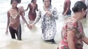 Mumbai Hooker On Picnic - Movies.