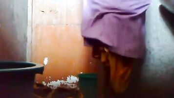 Bangla bhabhi homemade shower.