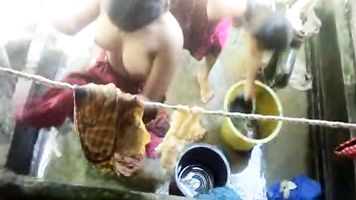Lucknow Twins Sister Bath - Movies. video2porn2