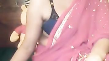 Canadian Pakistani babe Ayesha Durrani exposing herself playing with her juicy tits on a webcam show