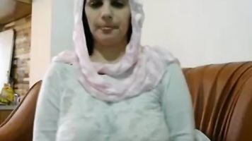 Indian paki Bhabhi natural HUGE SAGG BOOBS sexy nri Webcam