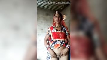 rajasthani bhabhi flashes for bf infront of son