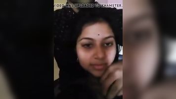 Mallu girl kissed and boob exposed