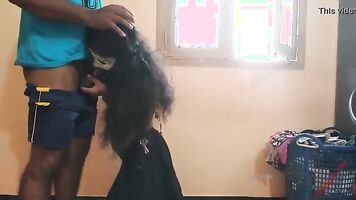 चौकीदार के साथ सेक्स किया मम्मी ने अकेले