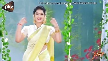 Saniya Sexy Navel Show