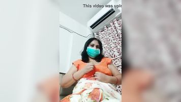 Bhabhi boobs