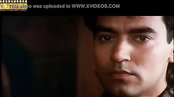 Beautiful Kajol Taking Bath in Towel Scene from Bekhudi Clip
