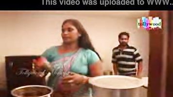 New-Beautiful-beautiful-aunty-wants-romance-with-teenage-neighbour-boy-for-children(zingur.net)