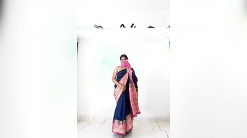Desi housewife Swetha blouse less saree show