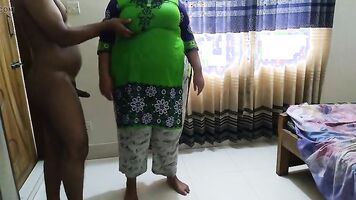 naukrani ko jabardasti chudai Malik Ke Beta - Desi CHUBBY Beautiful Maid Fucked By Owner while sweeping room (Big butt fuck)