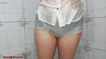 Sexy Married Woman in a Wet T-shirt Gets Fucked in the Shower