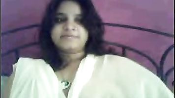 Maya Indian college babe recording her self video stripping naked leaked online from her smart phone